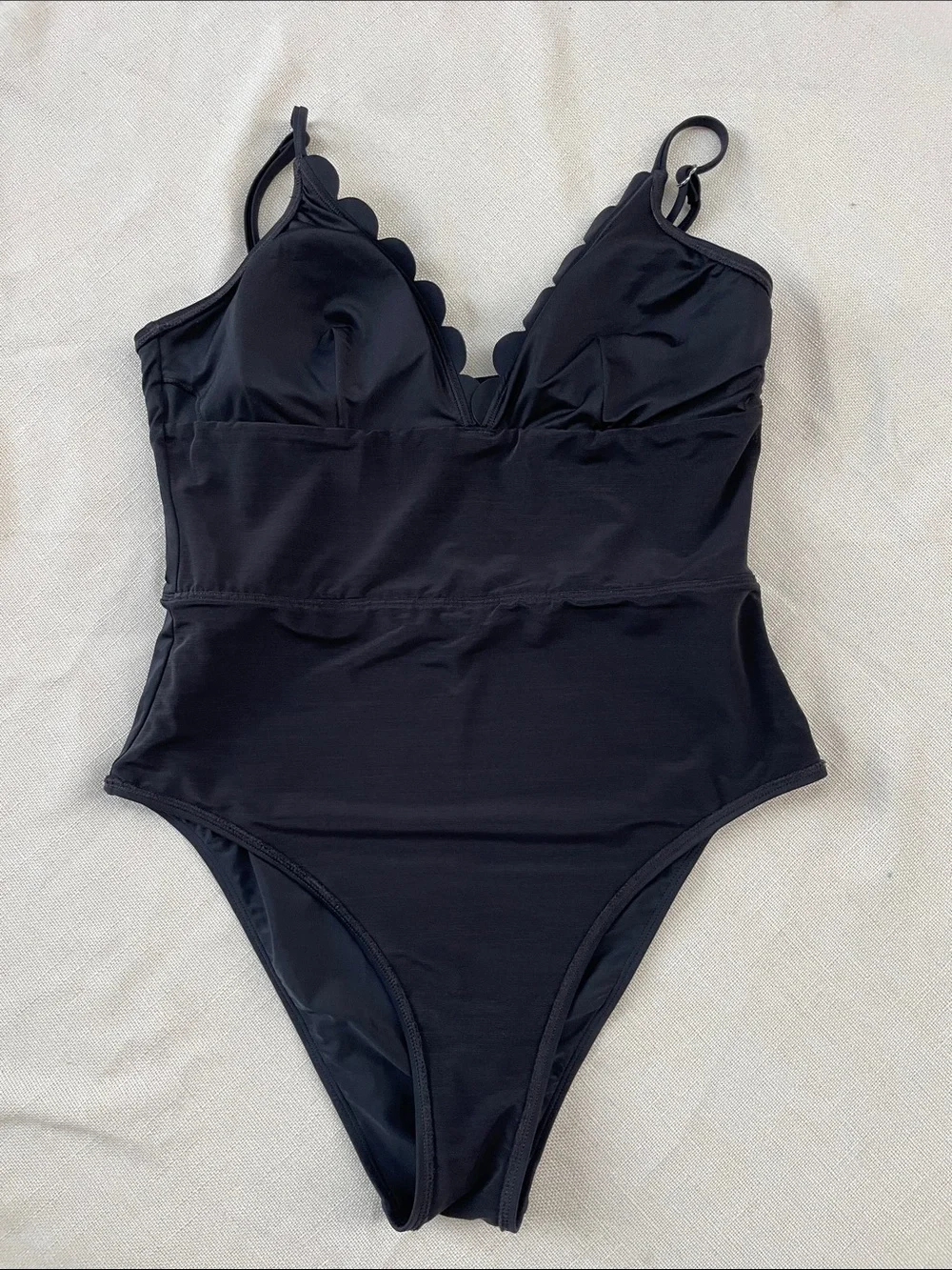 Scallop Edge One-Piece Swimsuit - Black